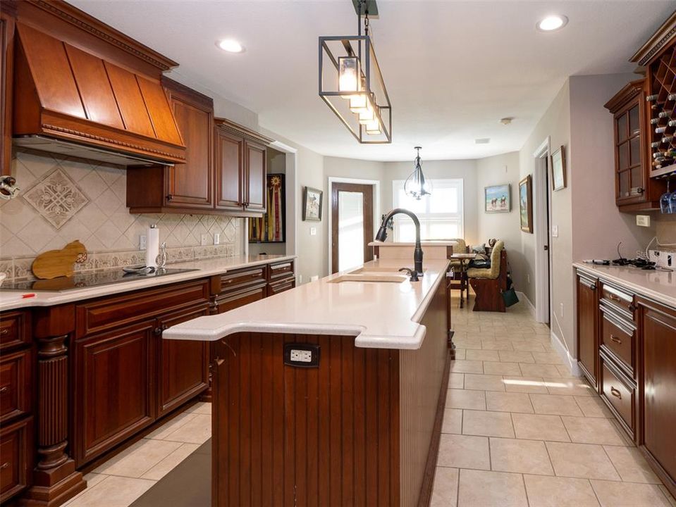 For Sale: $1,595,000 (5 beds, 3 baths, 4044 Square Feet)