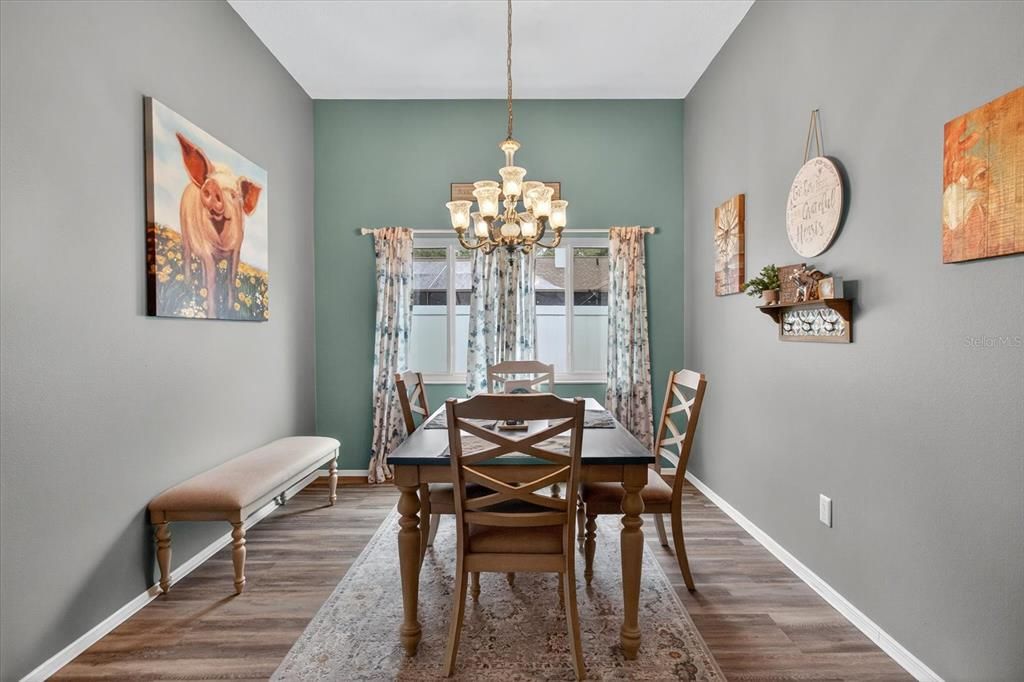 Activo con contrato: $449,000 (3 camas, 2 baños, 1848 Pies cuadrados)