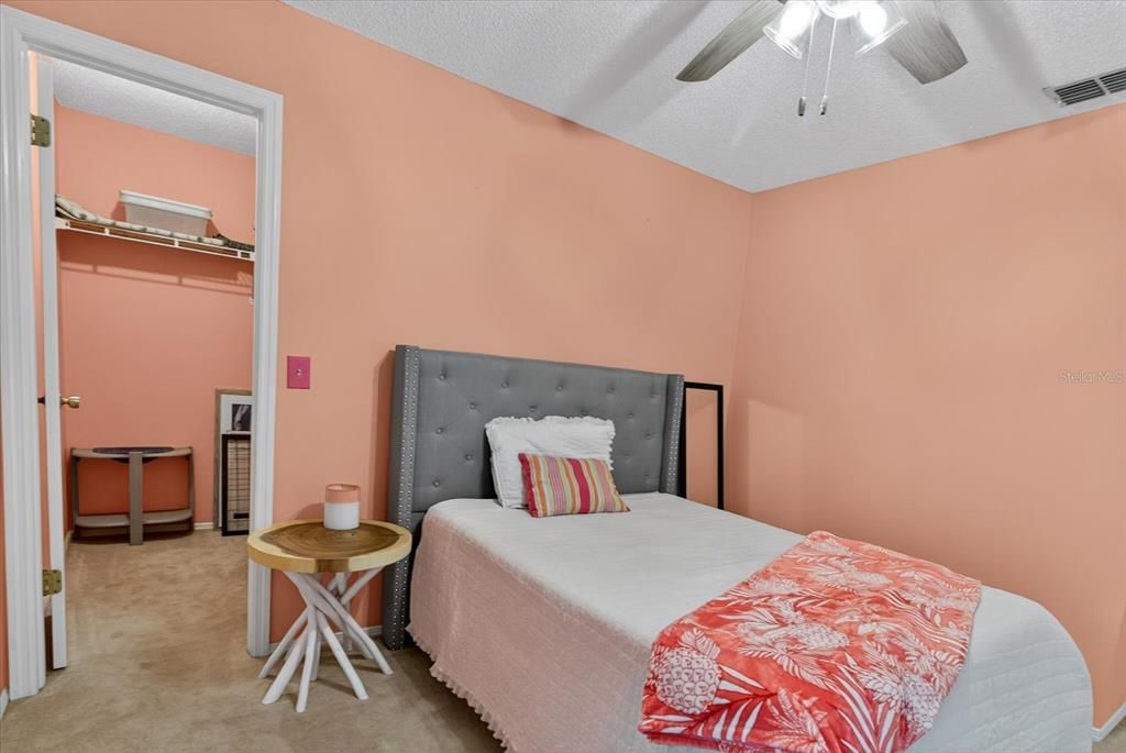 Activo con contrato: $449,000 (3 camas, 2 baños, 1848 Pies cuadrados)