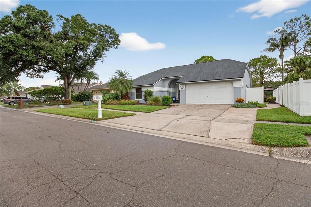 Activo con contrato: $449,000 (3 camas, 2 baños, 1848 Pies cuadrados)