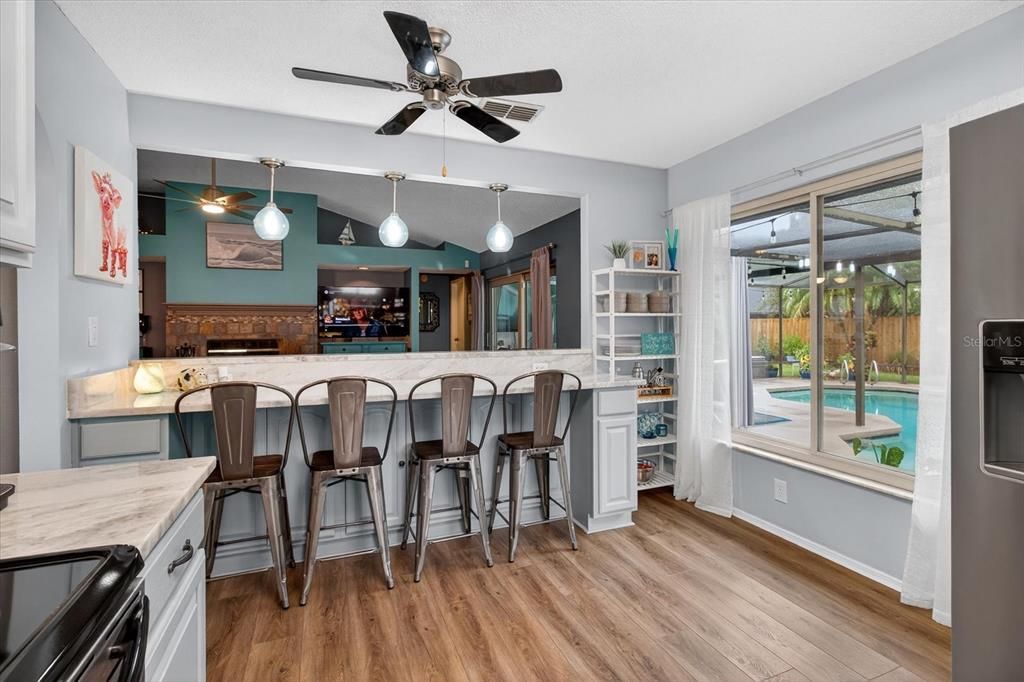 Activo con contrato: $449,000 (3 camas, 2 baños, 1848 Pies cuadrados)