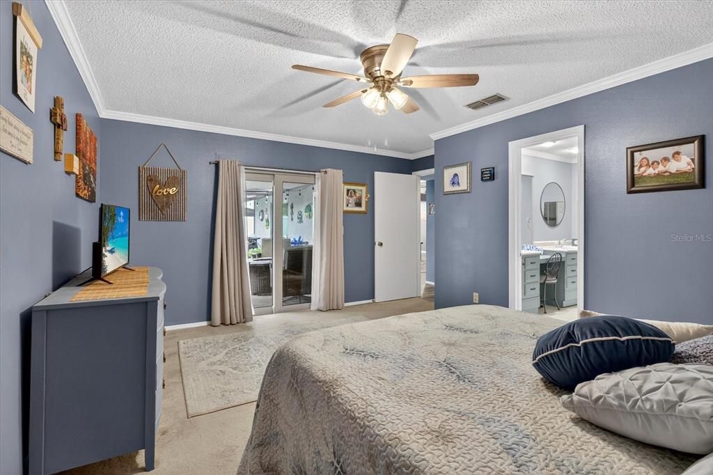 Activo con contrato: $449,000 (3 camas, 2 baños, 1848 Pies cuadrados)