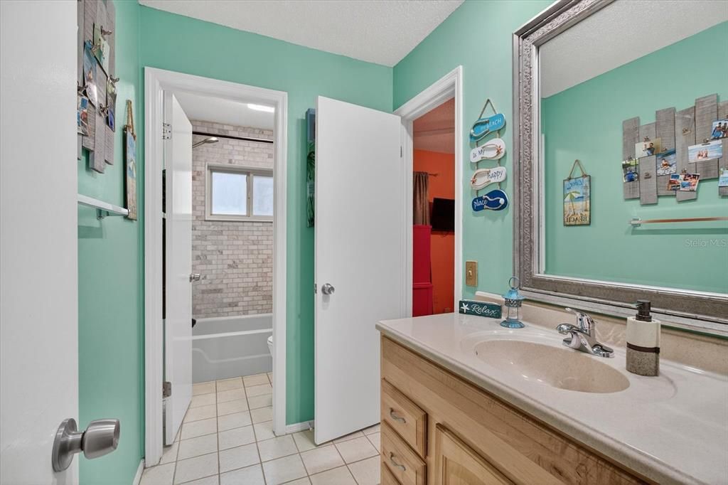 Activo con contrato: $449,000 (3 camas, 2 baños, 1848 Pies cuadrados)