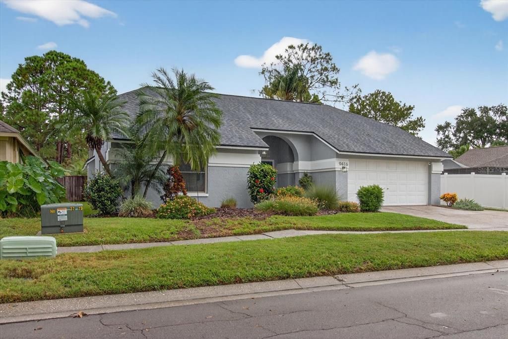 Activo con contrato: $449,000 (3 camas, 2 baños, 1848 Pies cuadrados)