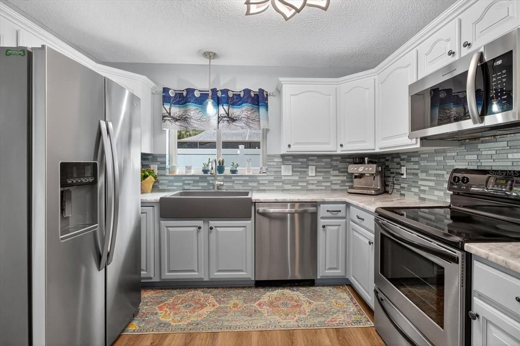 Activo con contrato: $449,000 (3 camas, 2 baños, 1848 Pies cuadrados)