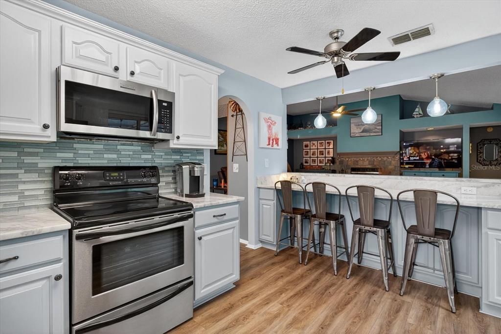 Activo con contrato: $449,000 (3 camas, 2 baños, 1848 Pies cuadrados)