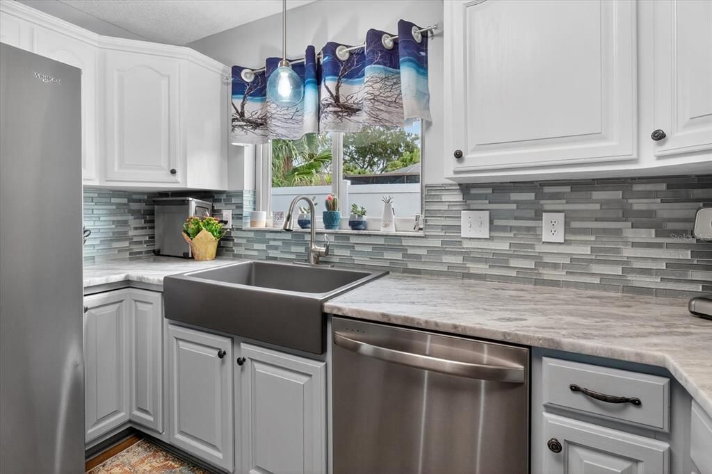 Activo con contrato: $449,000 (3 camas, 2 baños, 1848 Pies cuadrados)