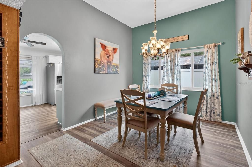 Activo con contrato: $449,000 (3 camas, 2 baños, 1848 Pies cuadrados)