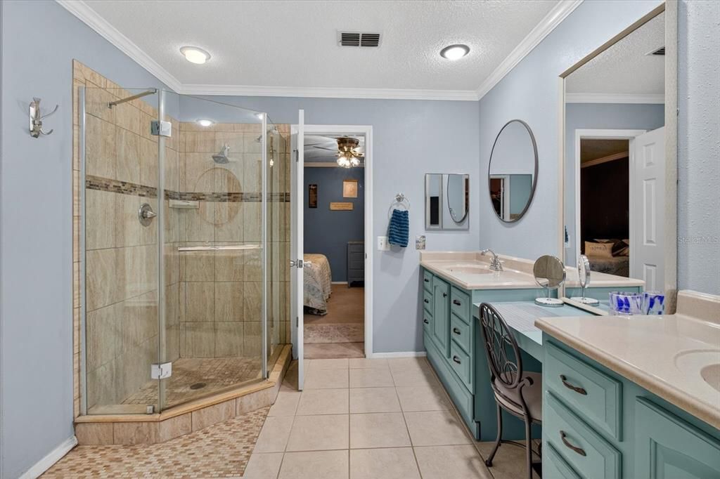 Activo con contrato: $449,000 (3 camas, 2 baños, 1848 Pies cuadrados)