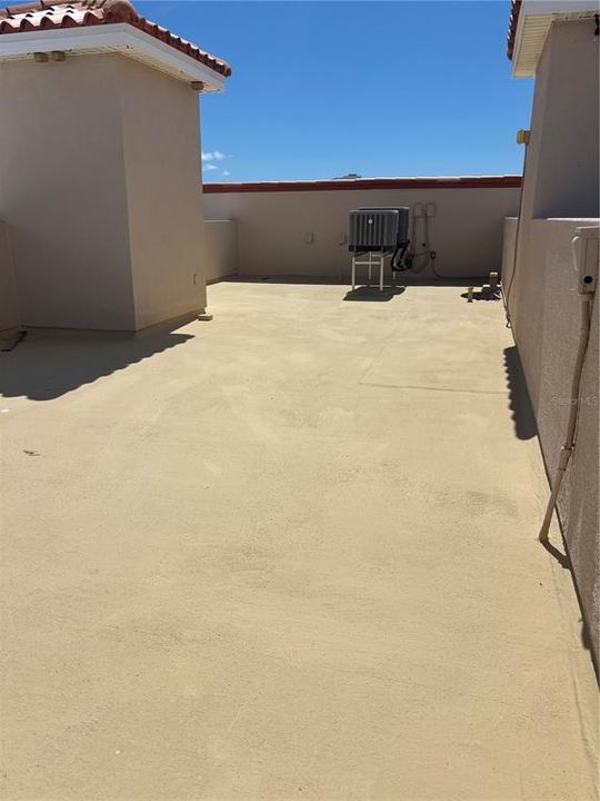 出租: $4,995 (3 贝兹, 3 浴室, 2041 平方英尺)