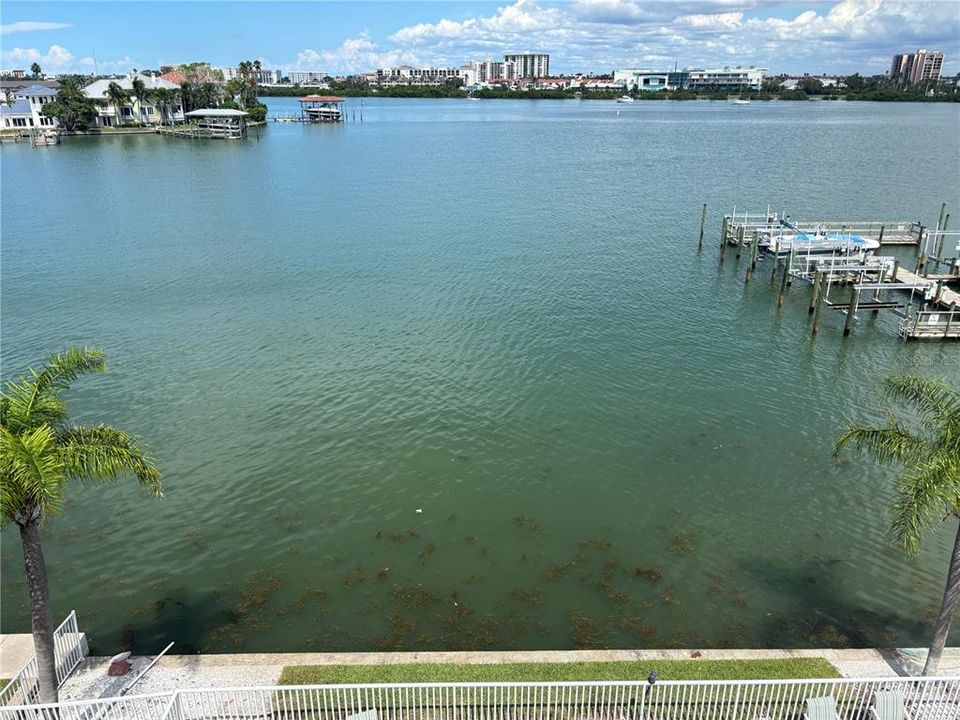 出租: $4,995 (3 贝兹, 3 浴室, 2041 平方英尺)