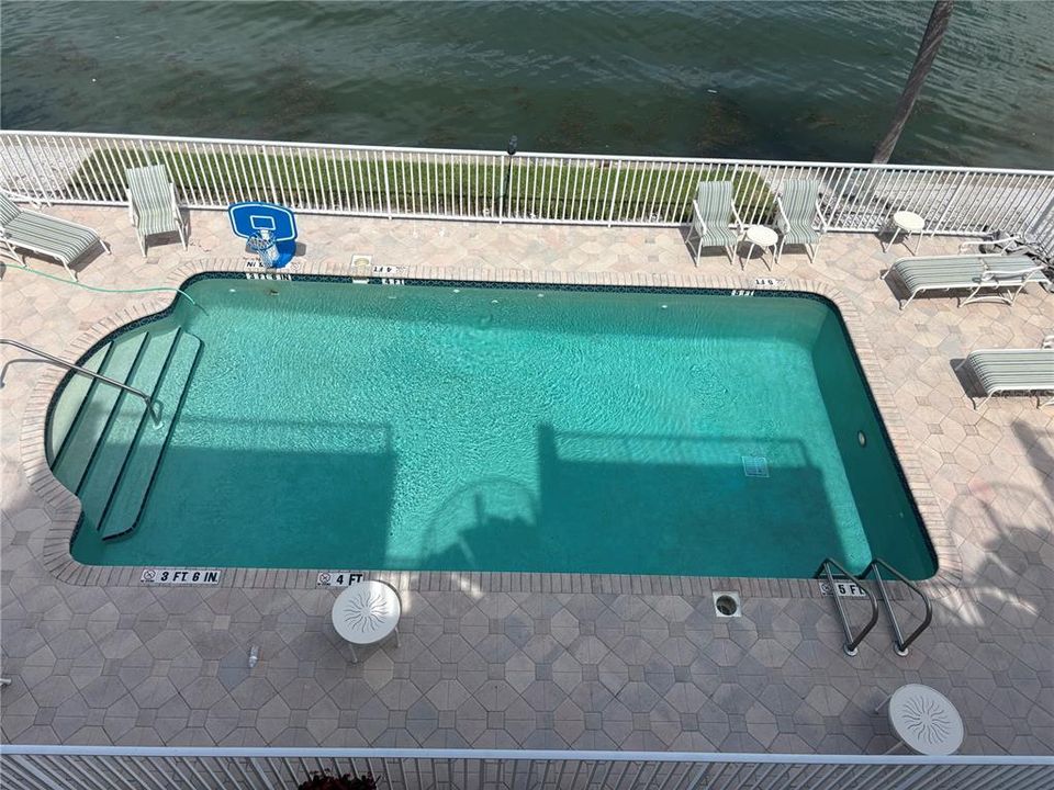 出租: $4,995 (3 贝兹, 3 浴室, 2041 平方英尺)