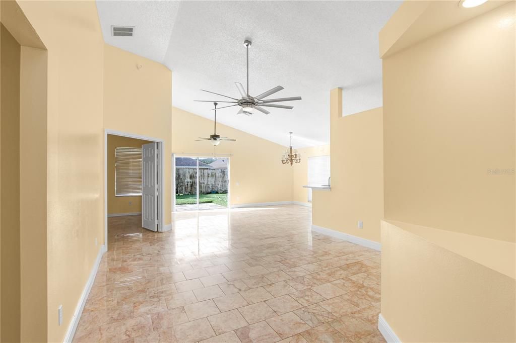 出租: $2,500 (3 贝兹, 2 浴室, 1422 平方英尺)