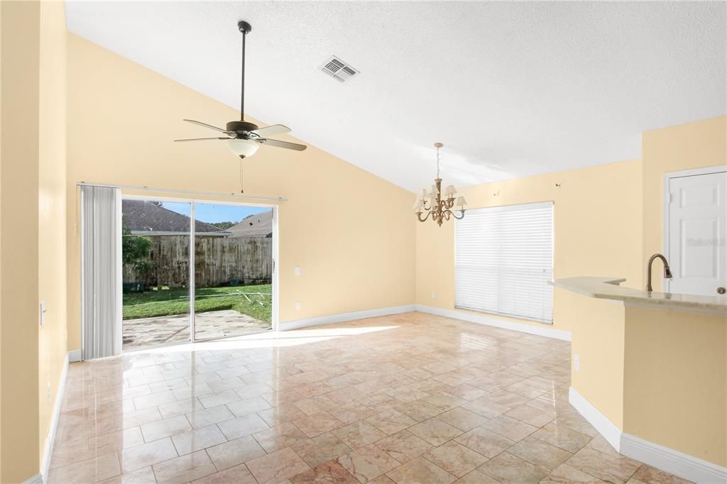 出租: $2,500 (3 贝兹, 2 浴室, 1422 平方英尺)