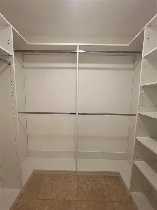 合同活跃: $1,800 (3 贝兹, 2 浴室, 1385 平方英尺)