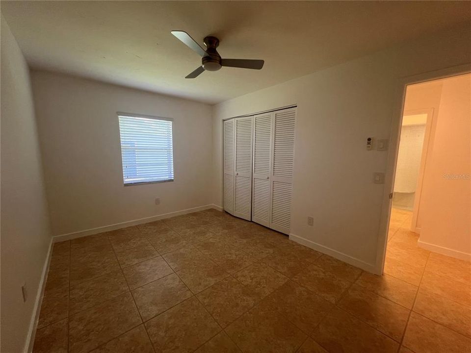 合同活跃: $1,800 (3 贝兹, 2 浴室, 1385 平方英尺)