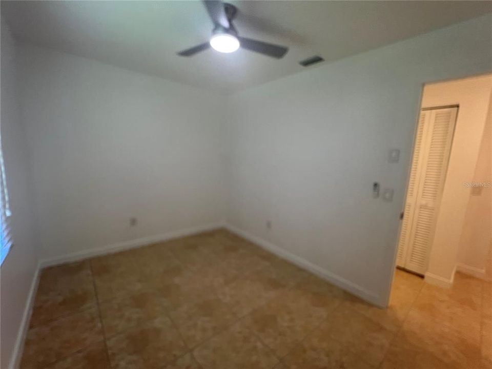 合同活跃: $1,800 (3 贝兹, 2 浴室, 1385 平方英尺)