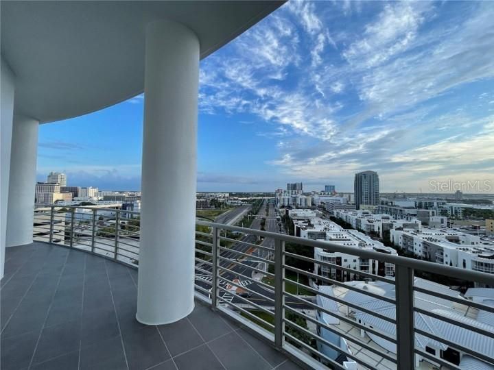 出租: $6,500 (3 贝兹, 3 浴室, 1733 平方英尺)