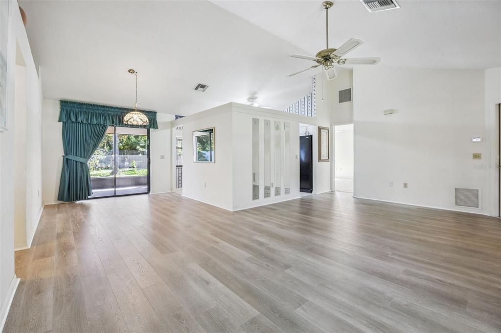 Active With Contract: $280,000 (3 beds, 2 baths, 1396 Square Feet)