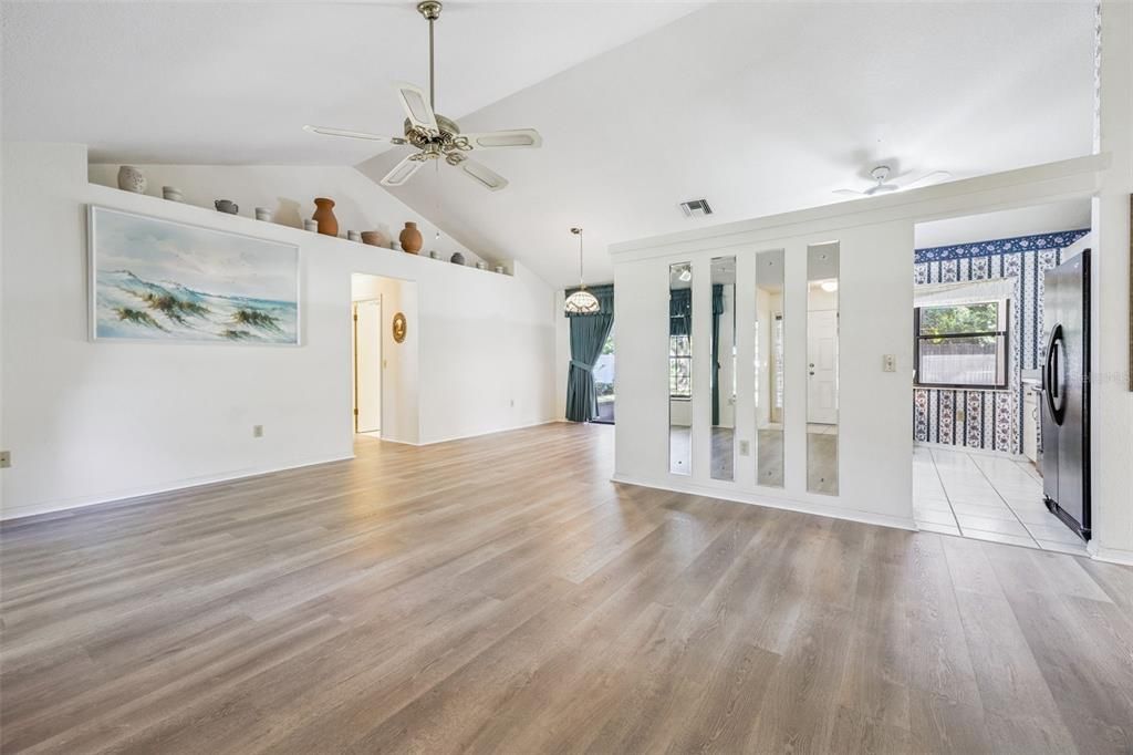 Active With Contract: $280,000 (3 beds, 2 baths, 1396 Square Feet)