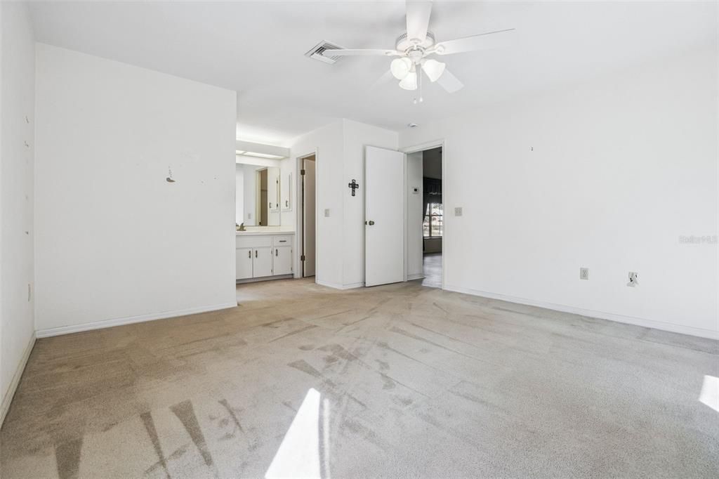 Active With Contract: $280,000 (3 beds, 2 baths, 1396 Square Feet)