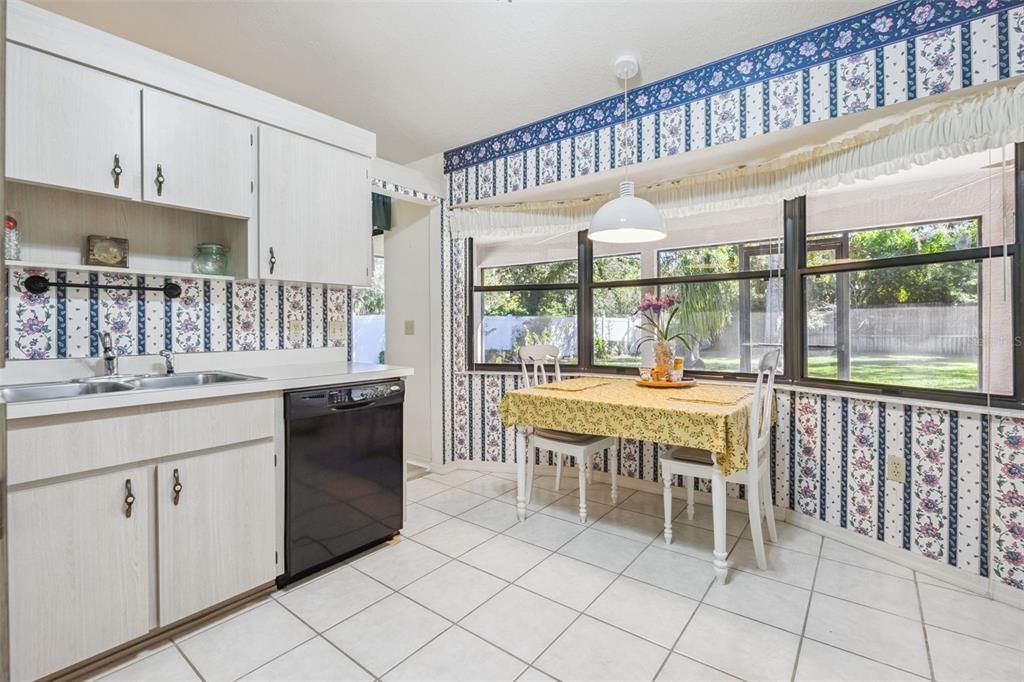 Active With Contract: $280,000 (3 beds, 2 baths, 1396 Square Feet)