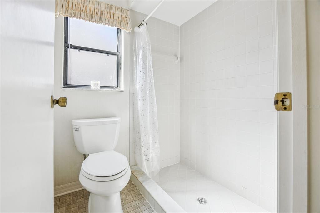 Active With Contract: $280,000 (3 beds, 2 baths, 1396 Square Feet)