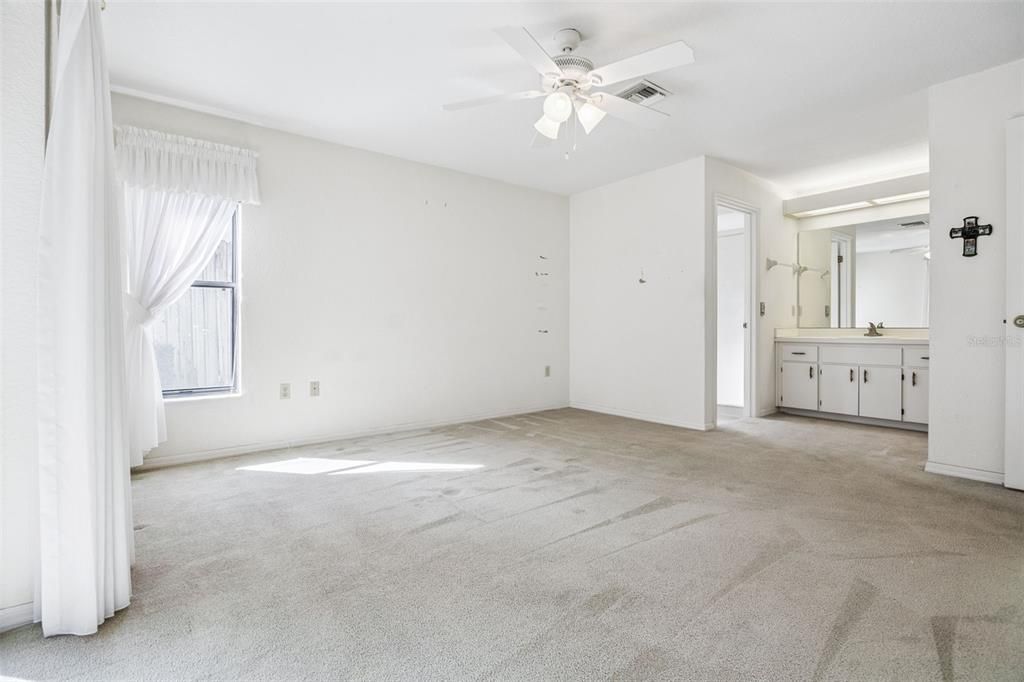 Active With Contract: $280,000 (3 beds, 2 baths, 1396 Square Feet)