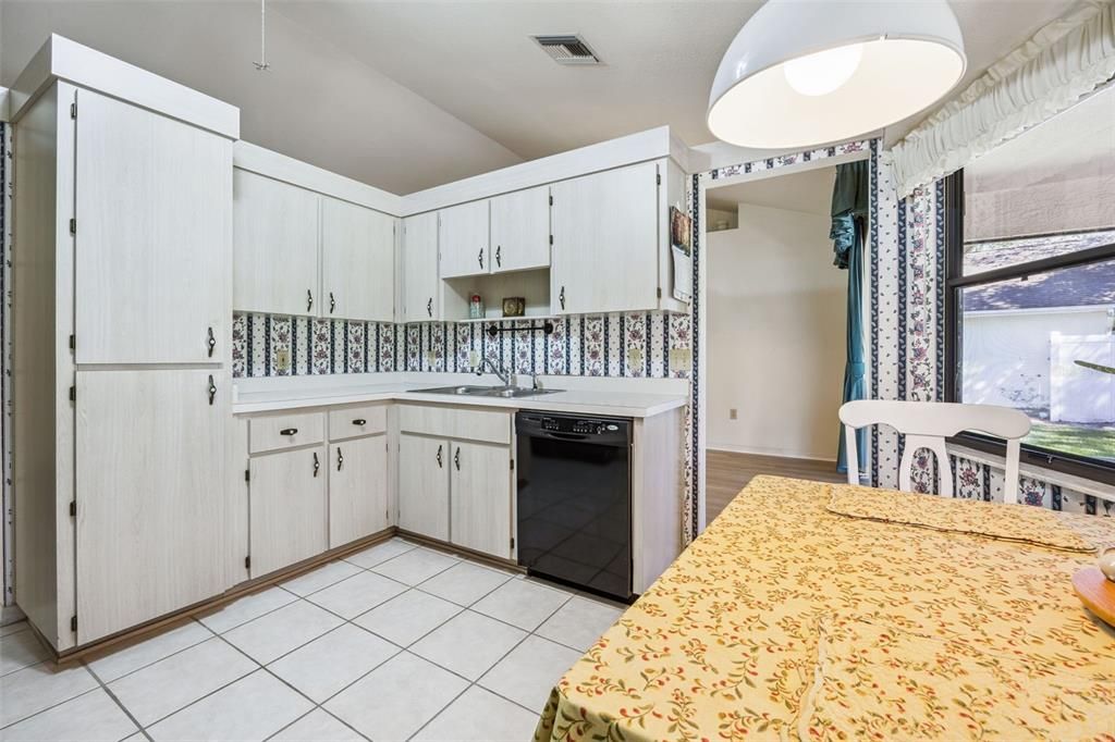 Active With Contract: $280,000 (3 beds, 2 baths, 1396 Square Feet)