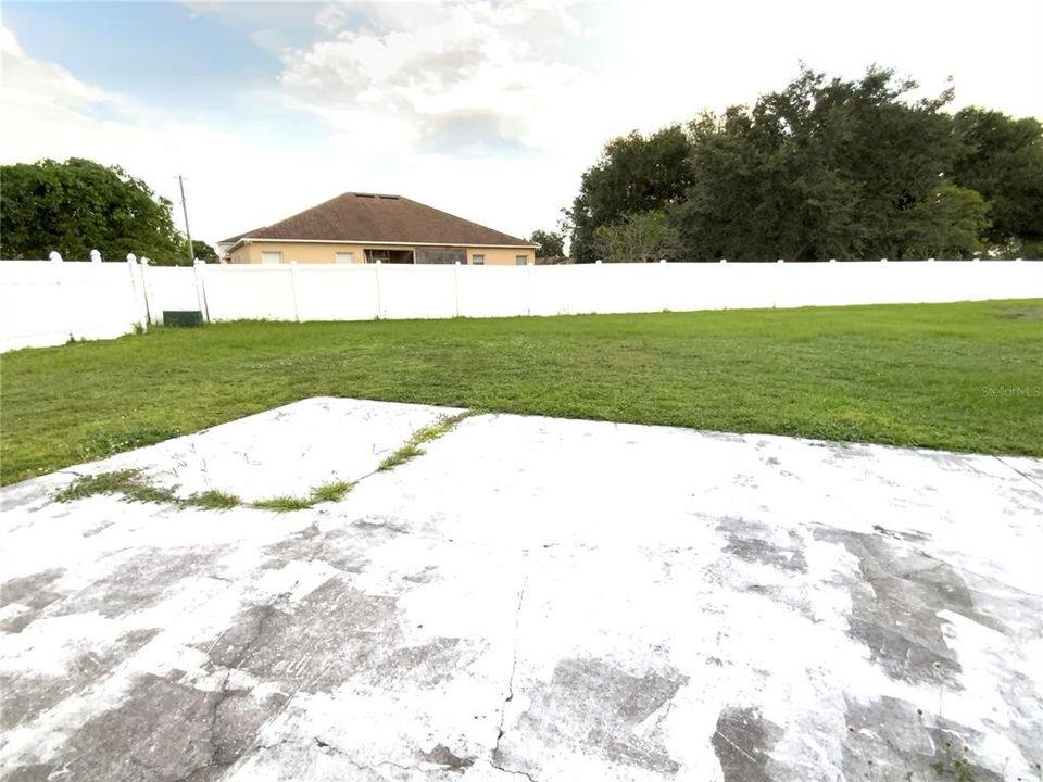 Activo con contrato: $259,900 (3 camas, 2 baños, 1781 Pies cuadrados)