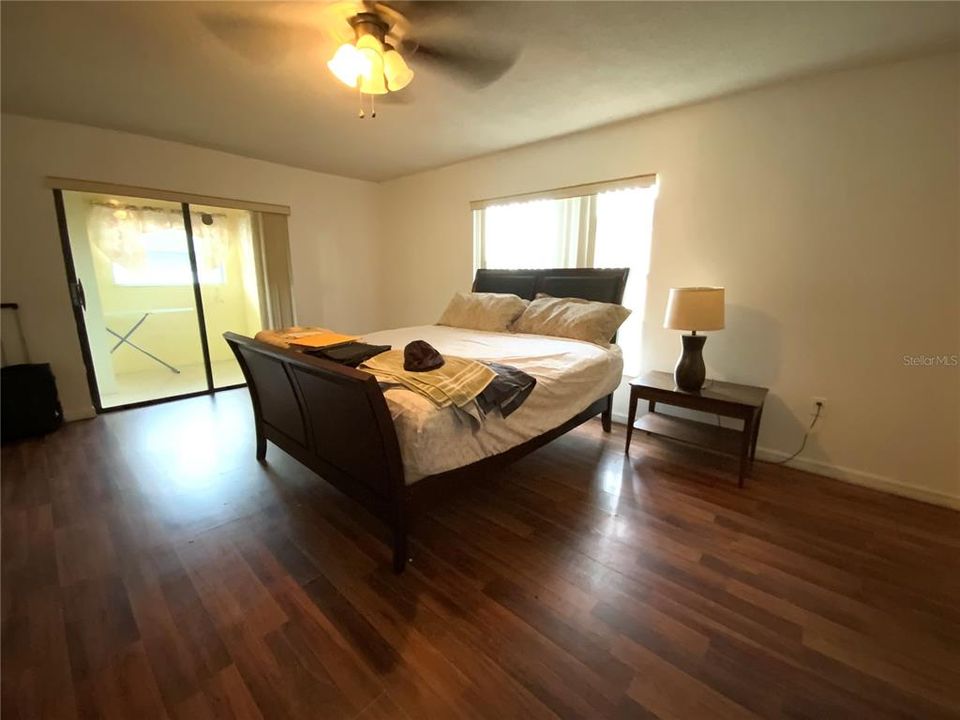 Activo con contrato: $259,900 (3 camas, 2 baños, 1781 Pies cuadrados)