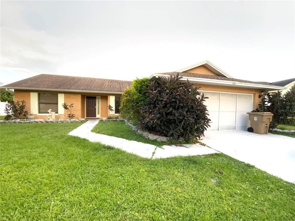 Activo con contrato: $259,900 (3 camas, 2 baños, 1781 Pies cuadrados)