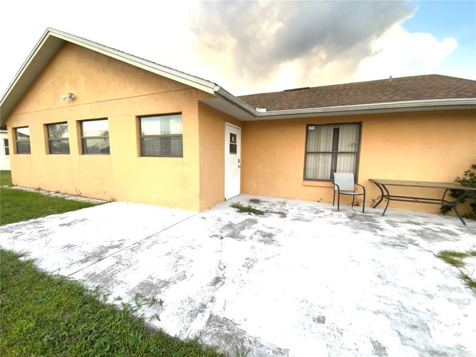 Activo con contrato: $259,900 (3 camas, 2 baños, 1781 Pies cuadrados)