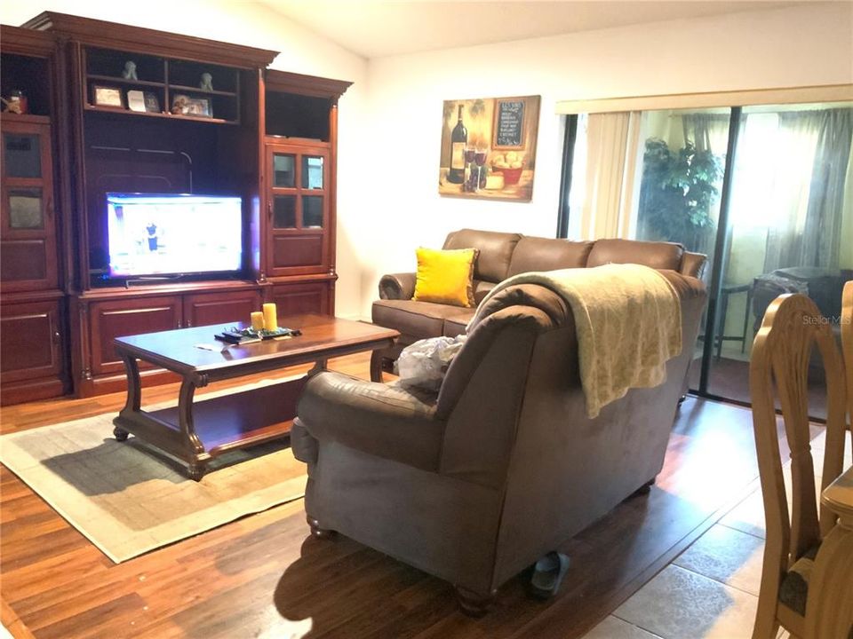 Activo con contrato: $259,900 (3 camas, 2 baños, 1781 Pies cuadrados)