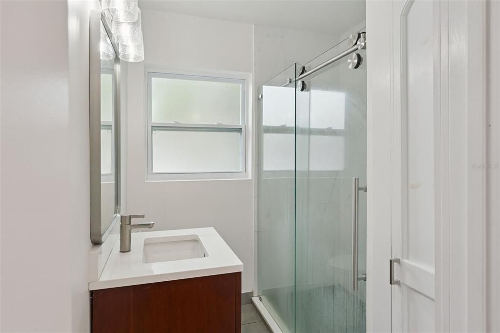 Под контрактом: $2,200 (2 спален, 1 ванн, 1138 Квадратных фут)