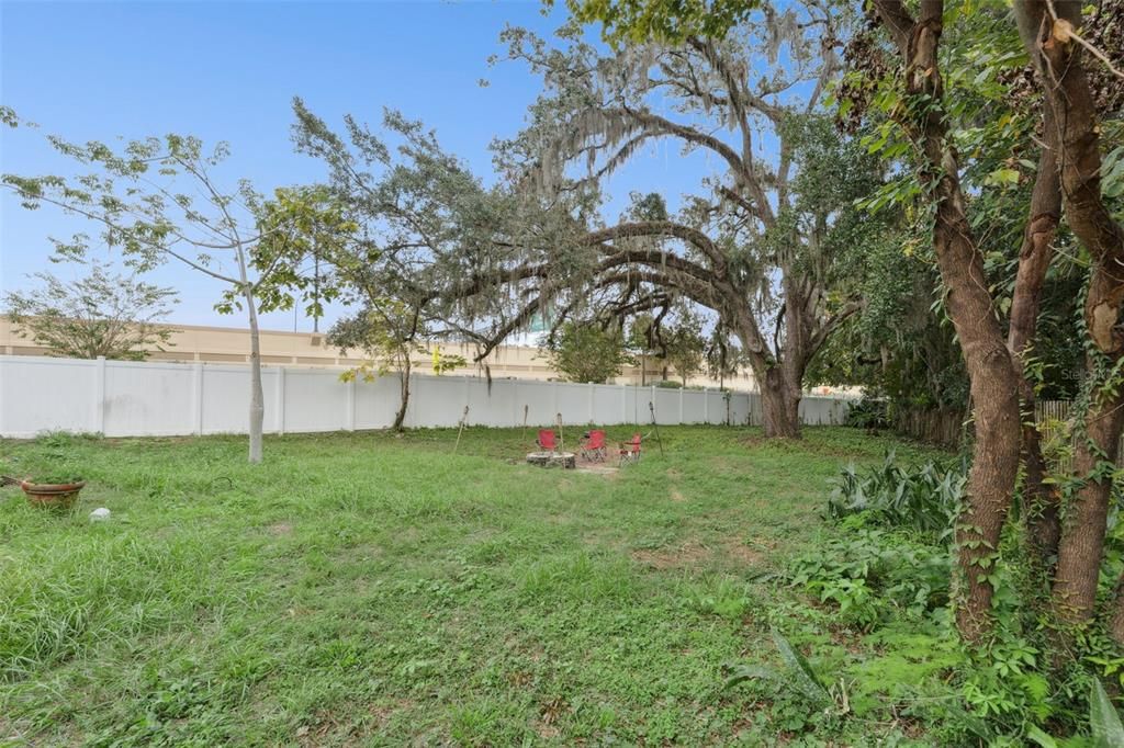 Под контрактом: $2,200 (2 спален, 1 ванн, 1138 Квадратных фут)