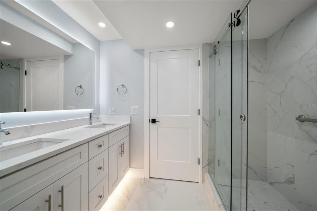 For Rent: $5,000 (2 beds, 2 baths, 1392 Square Feet)