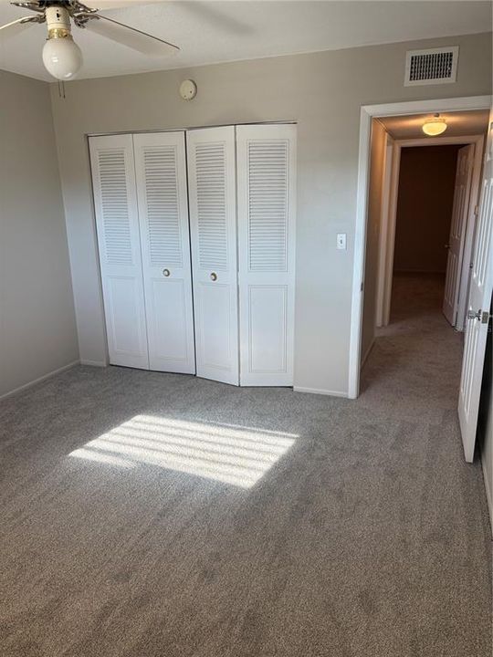 合同活跃: $164,500 (2 贝兹, 2 浴室, 1255 平方英尺)