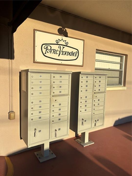 合同活跃: $164,500 (2 贝兹, 2 浴室, 1255 平方英尺)