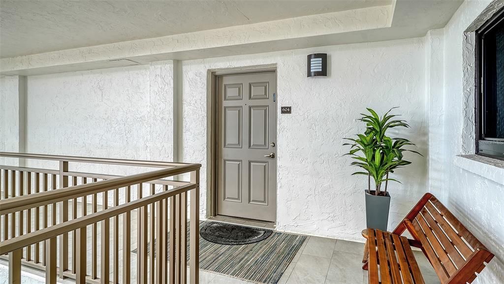 Active With Contract: $1,370,000 (2 beds, 2 baths, 1456 Square Feet)