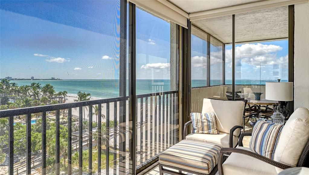 Active With Contract: $1,370,000 (2 beds, 2 baths, 1456 Square Feet)
