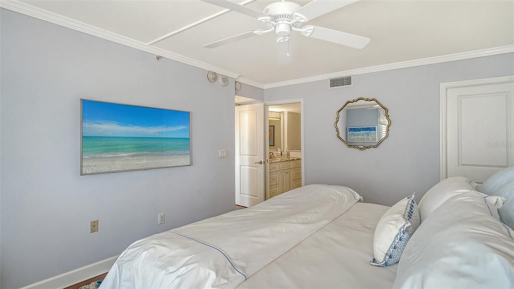 Active With Contract: $1,370,000 (2 beds, 2 baths, 1456 Square Feet)