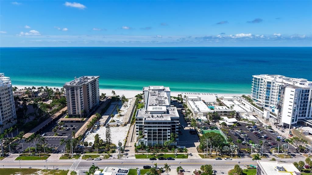Active With Contract: $1,370,000 (2 beds, 2 baths, 1456 Square Feet)