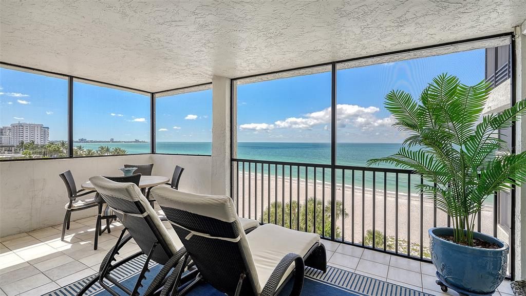 Active With Contract: $1,370,000 (2 beds, 2 baths, 1456 Square Feet)