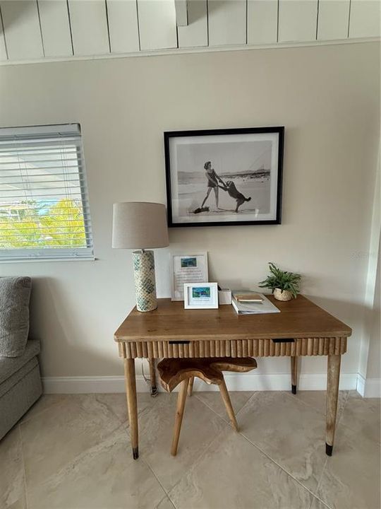 For Rent: $5,500 (2 beds, 1 baths, 968 Square Feet)