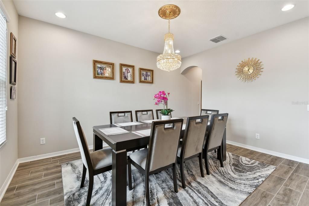 En Venta: $990,000 (7 camas, 5 baños, 5431 Pies cuadrados)