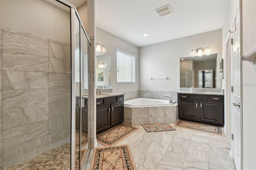 En Venta: $990,000 (7 camas, 5 baños, 5431 Pies cuadrados)