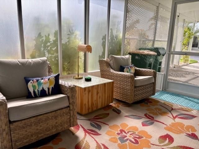 合同活跃: $189,000 (2 贝兹, 2 浴室, 972 平方英尺)