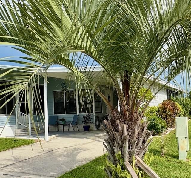 合同活跃: $189,000 (2 贝兹, 2 浴室, 972 平方英尺)