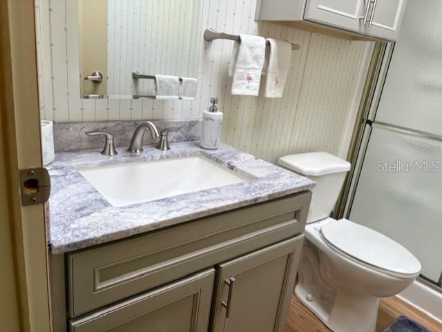 合同活跃: $189,000 (2 贝兹, 2 浴室, 972 平方英尺)